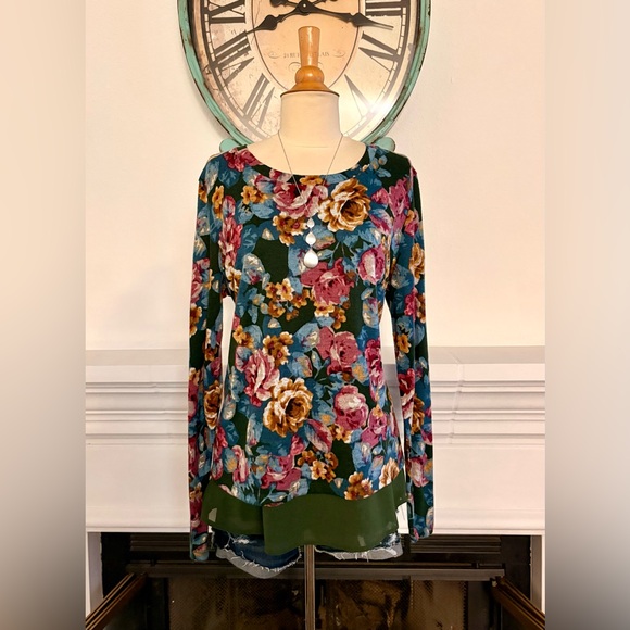 Bobeau Blue and Pink Floral Blouse - Picture 3 of 11